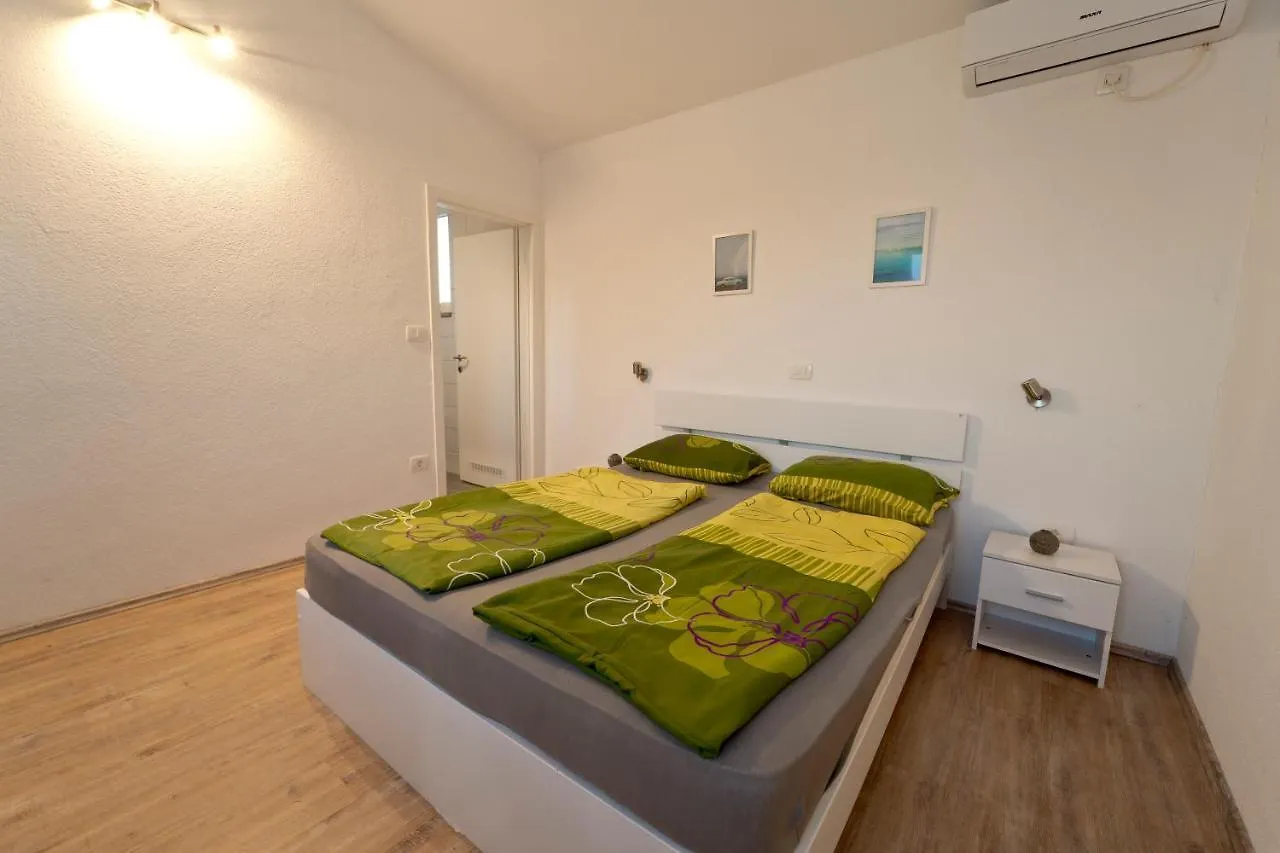 Villa Luka With Private Pool Near Pula